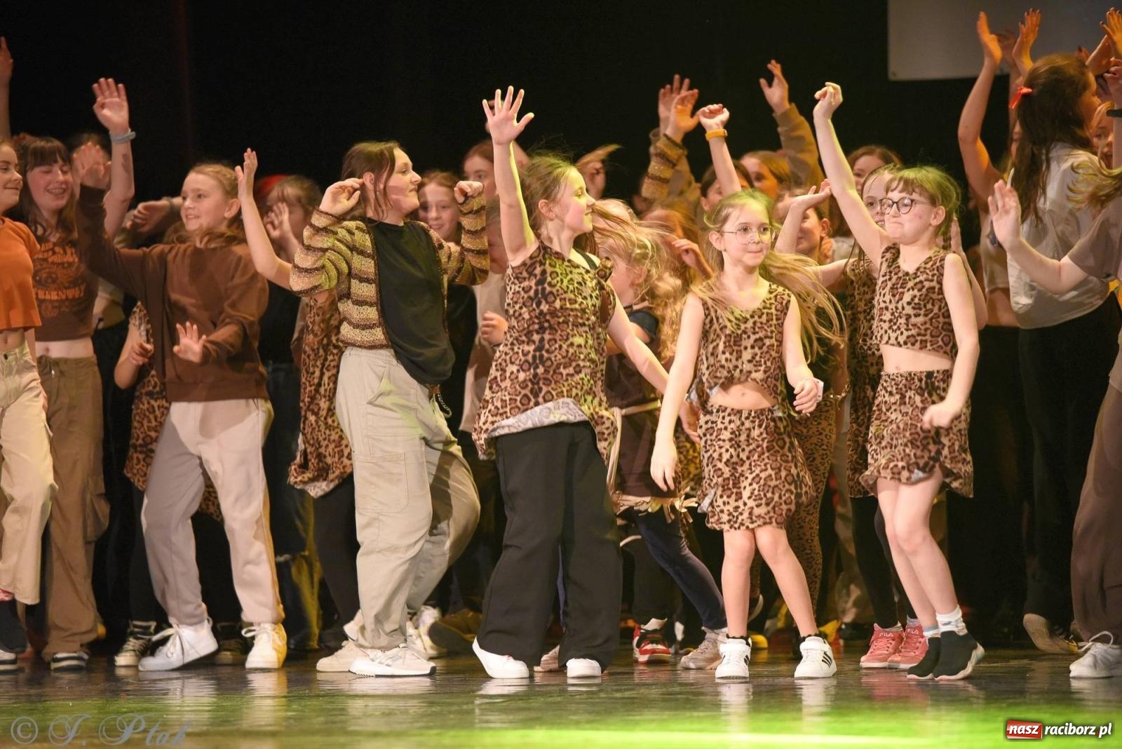 Zdjęcie w galerii na portalu naszraciborz.pl: SKAZA w Disney'owskiej odsłonie- widowisko taneczne wiadomości z regionu