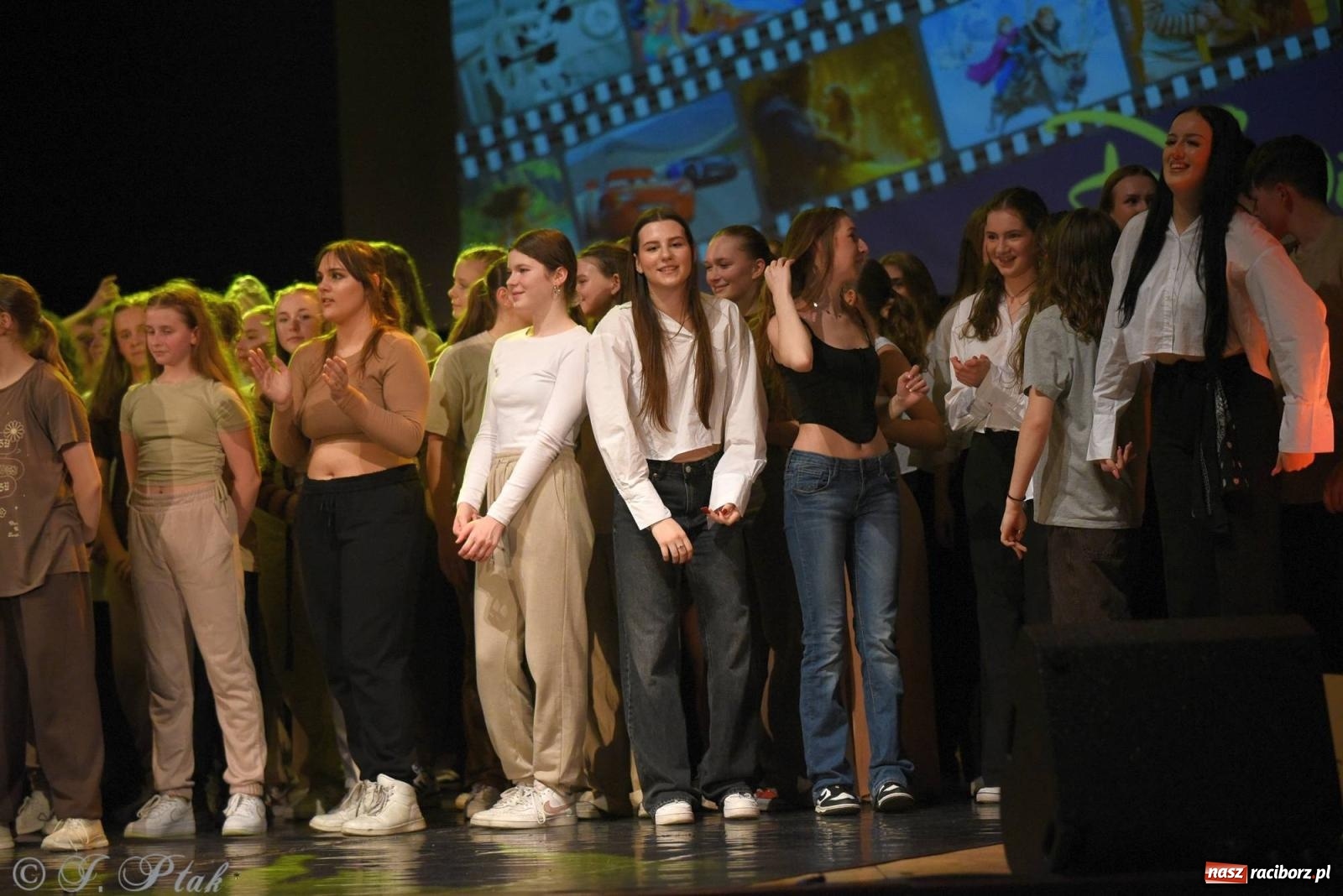 Zdjęcie w galerii na portalu naszraciborz.pl: SKAZA w Disney'owskiej odsłonie- widowisko taneczne wiadomości z regionu