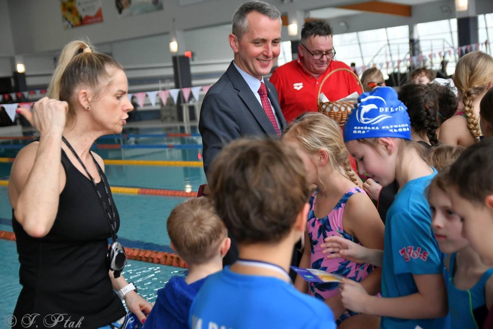 Zdjęcie w galerii na portalu naszraciborz.pl: Mistrzostwa raciborskich szkół w pływaniu wiadomości z regionu