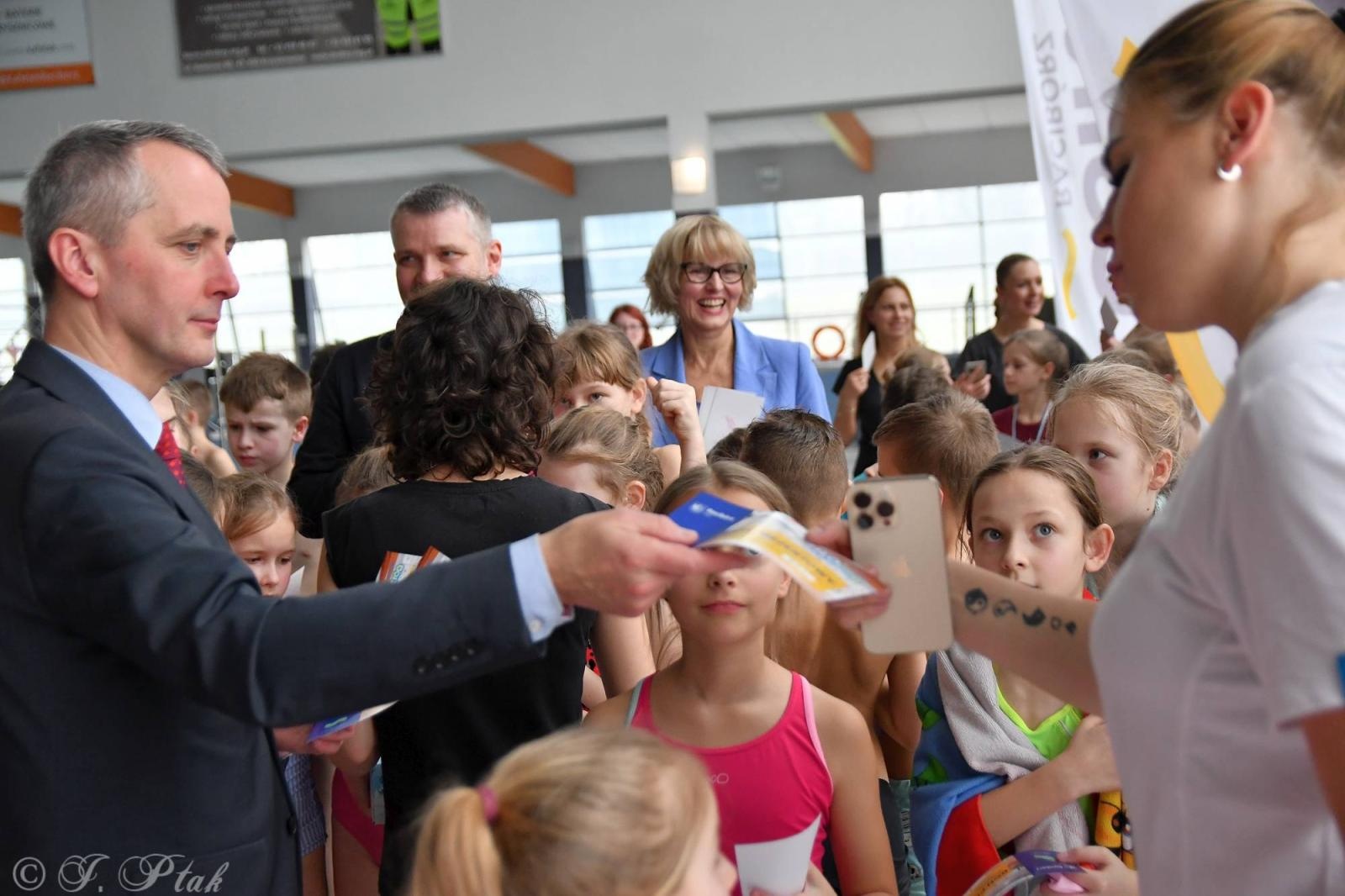 Zdjęcie w galerii na portalu naszraciborz.pl: Mistrzostwa raciborskich szkół w pływaniu wiadomości z regionu