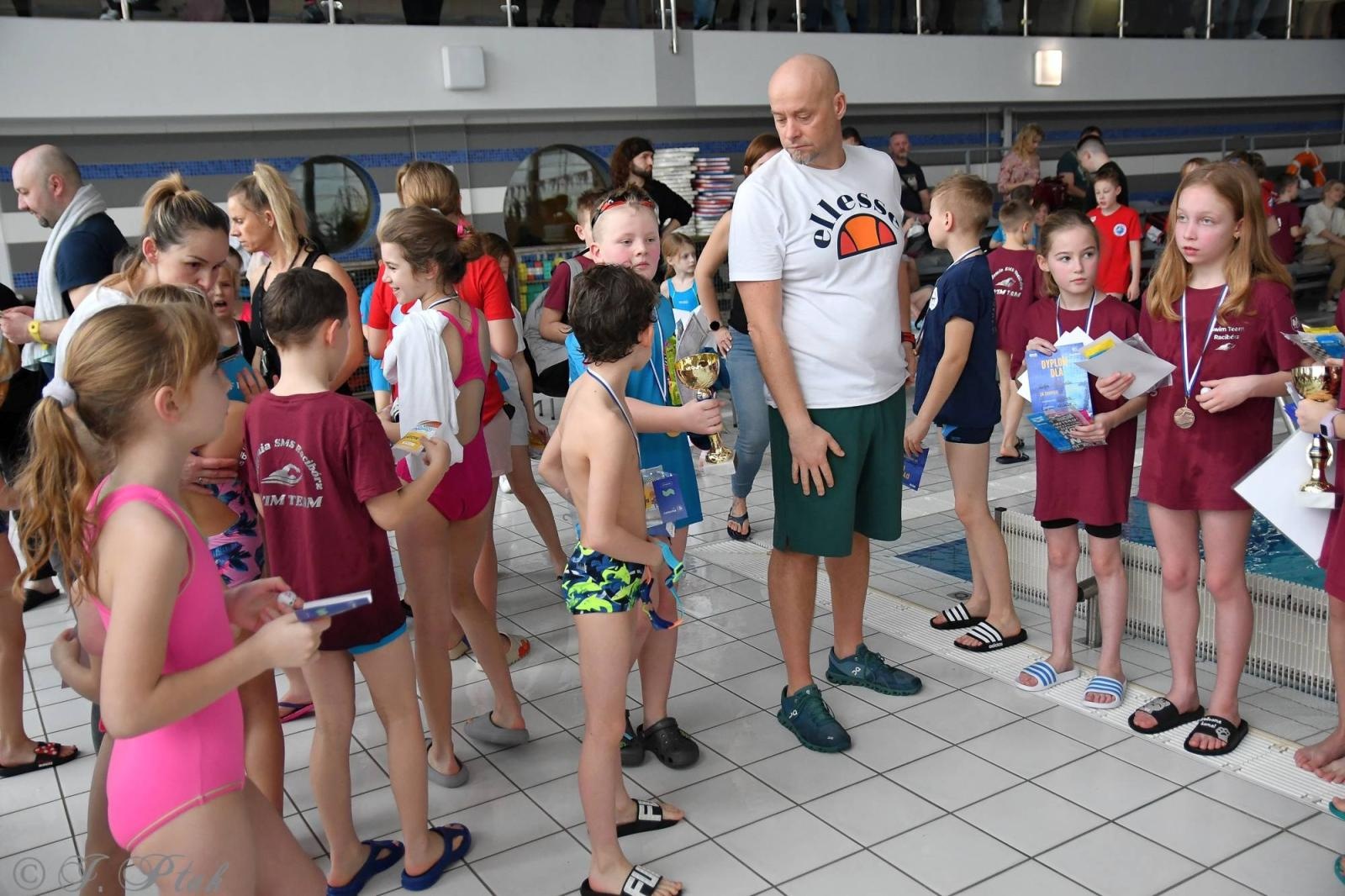 Zdjęcie w galerii na portalu naszraciborz.pl: Mistrzostwa raciborskich szkół w pływaniu wiadomości z regionu