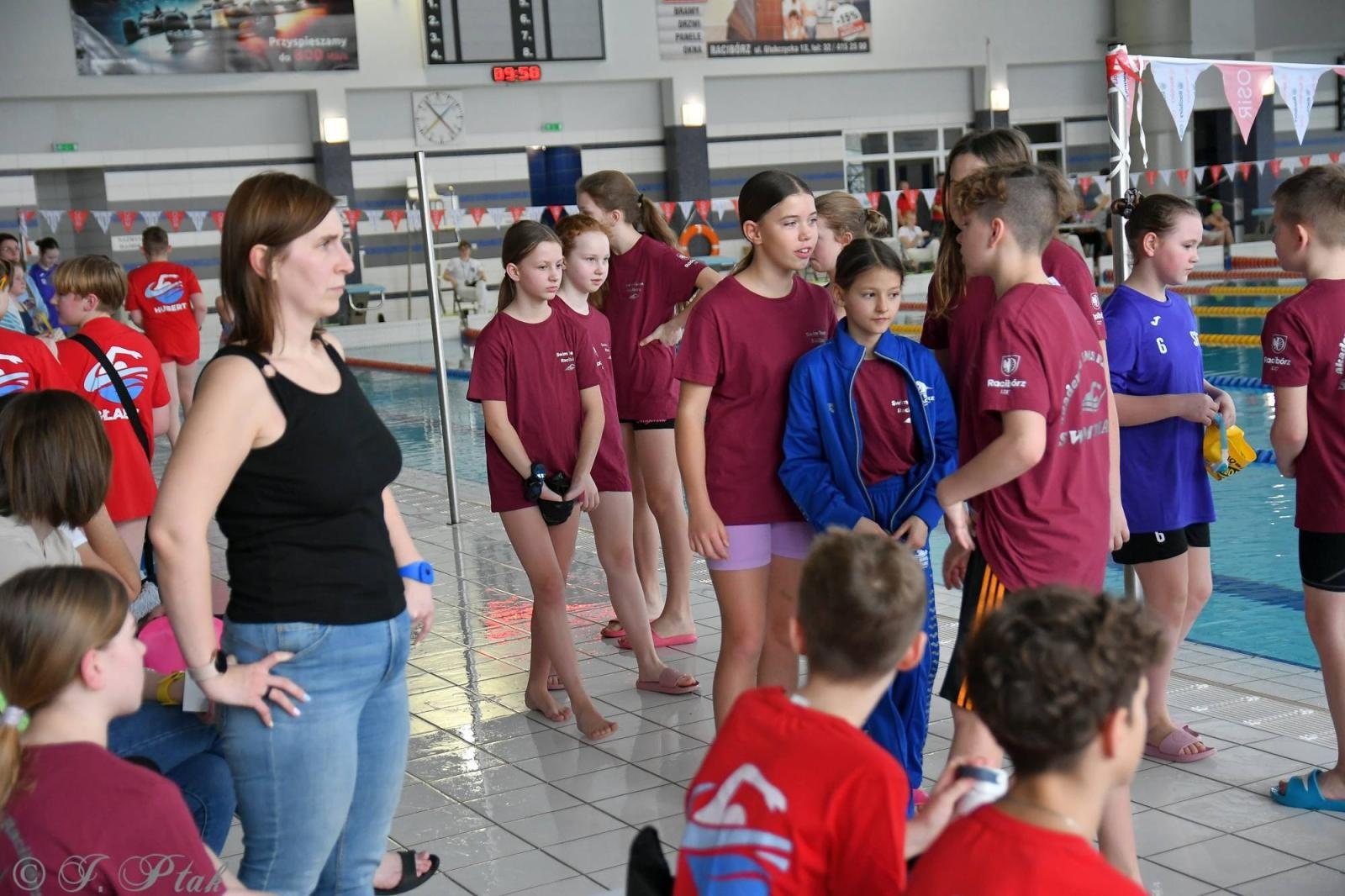 Zdjęcie w galerii na portalu naszraciborz.pl: Mistrzostwa raciborskich szkół w pływaniu wiadomości z regionu