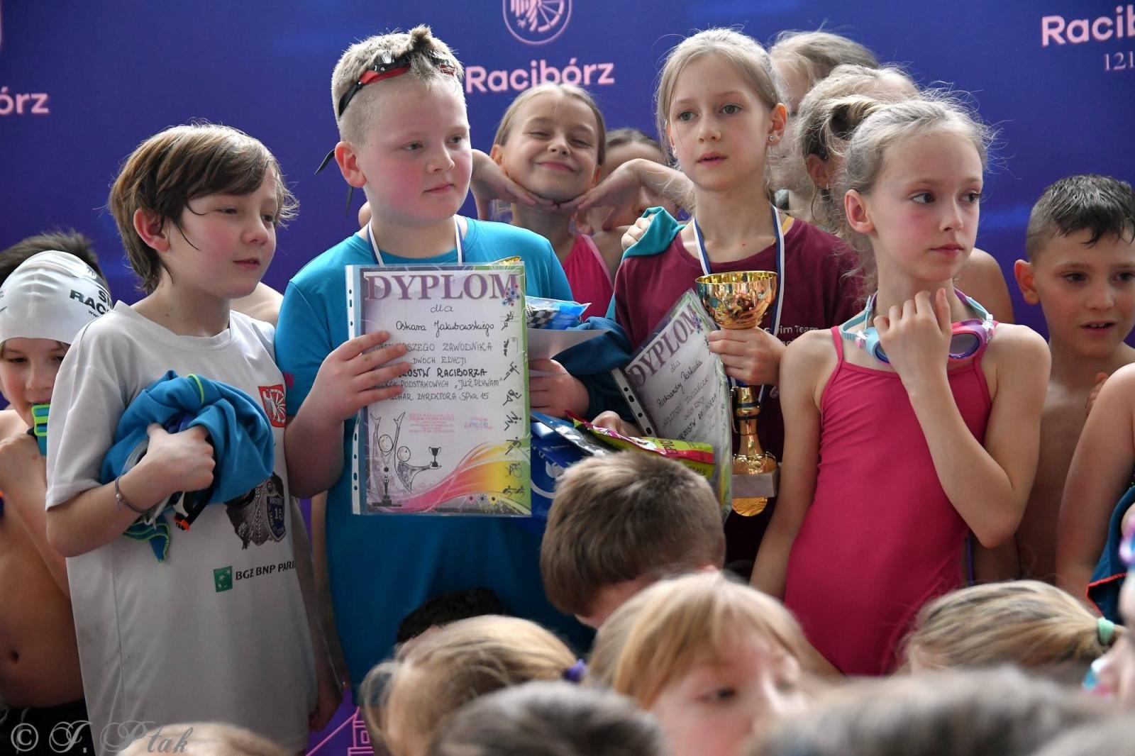 Zdjęcie w galerii na portalu naszraciborz.pl: Mistrzostwa raciborskich szkół w pływaniu wiadomości z regionu