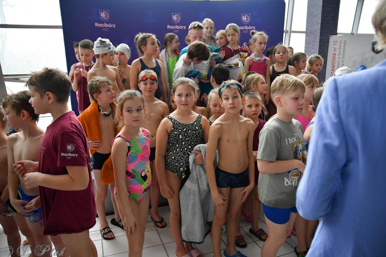 Zdjęcie w galerii na portalu naszraciborz.pl: Mistrzostwa raciborskich szkół w pływaniu wiadomości z regionu