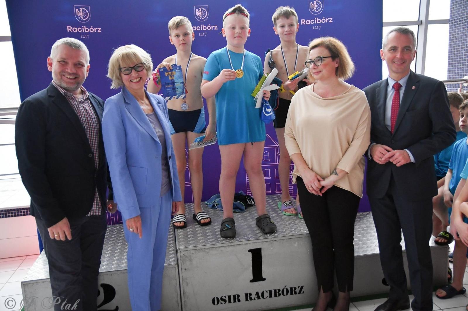 Zdjęcie w galerii na portalu naszraciborz.pl: Mistrzostwa raciborskich szkół w pływaniu wiadomości z regionu