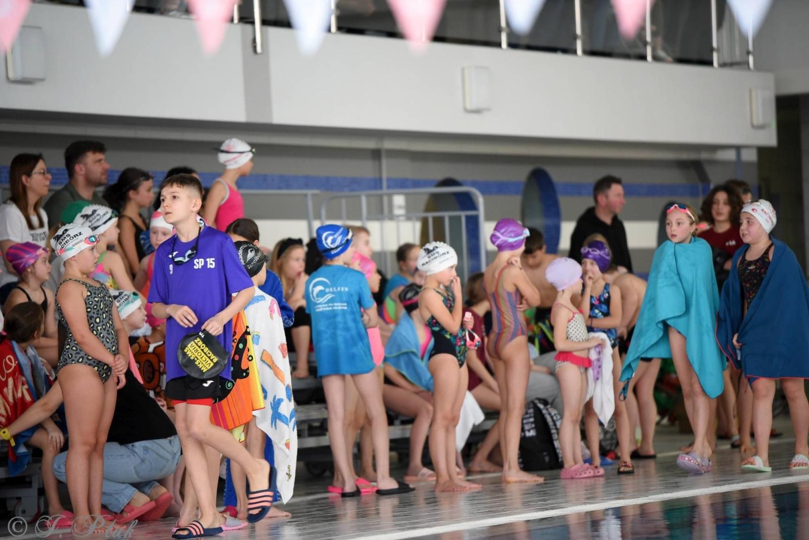 Zdjęcie w galerii na portalu naszraciborz.pl: Mistrzostwa raciborskich szkół w pływaniu wiadomości z regionu