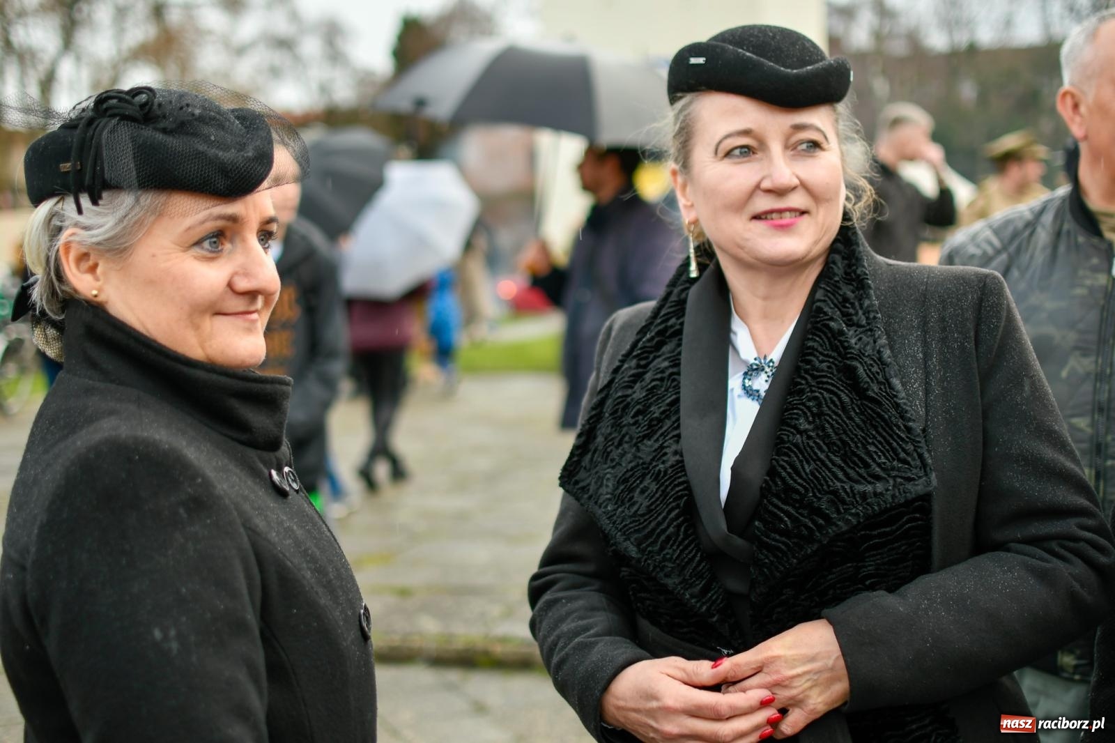 Zdjęcie w galerii na portalu naszraciborz.pl: Racibórz wspominał żołnierzy niezłomnych. Inscenizacja potyczki na pl. Długosza wiadomości z regionu