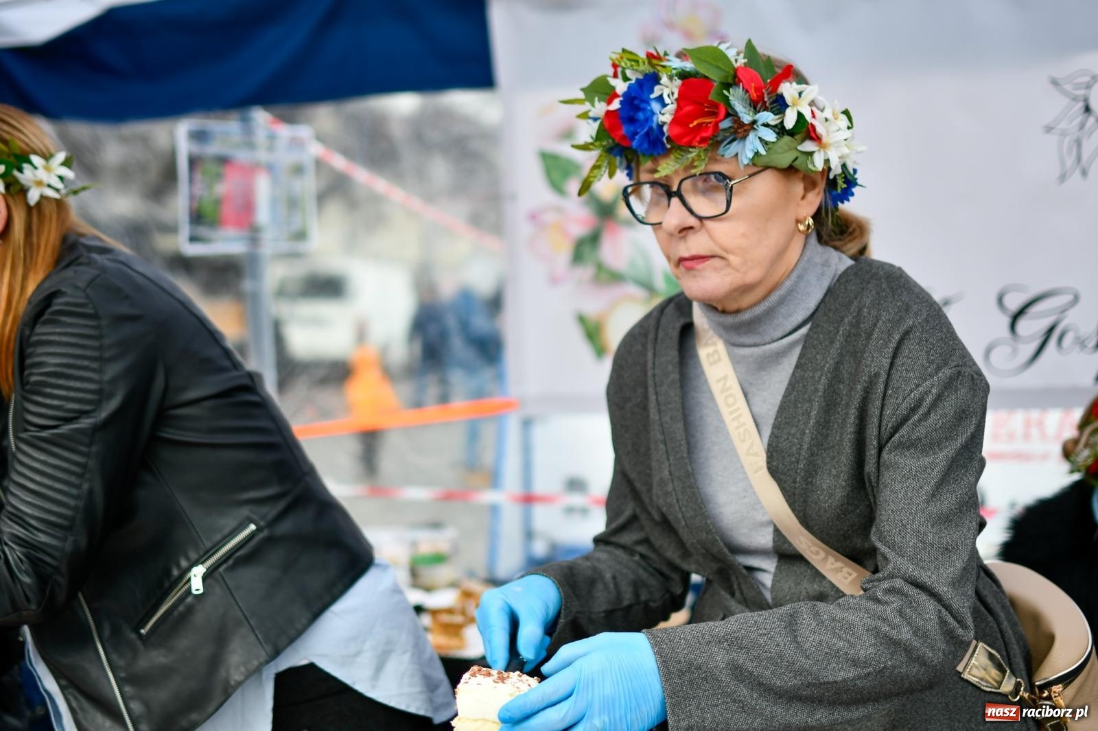 Zdjęcie w galerii na portalu naszraciborz.pl: Racibórz wspominał żołnierzy niezłomnych. Inscenizacja potyczki na pl. Długosza wiadomości z regionu