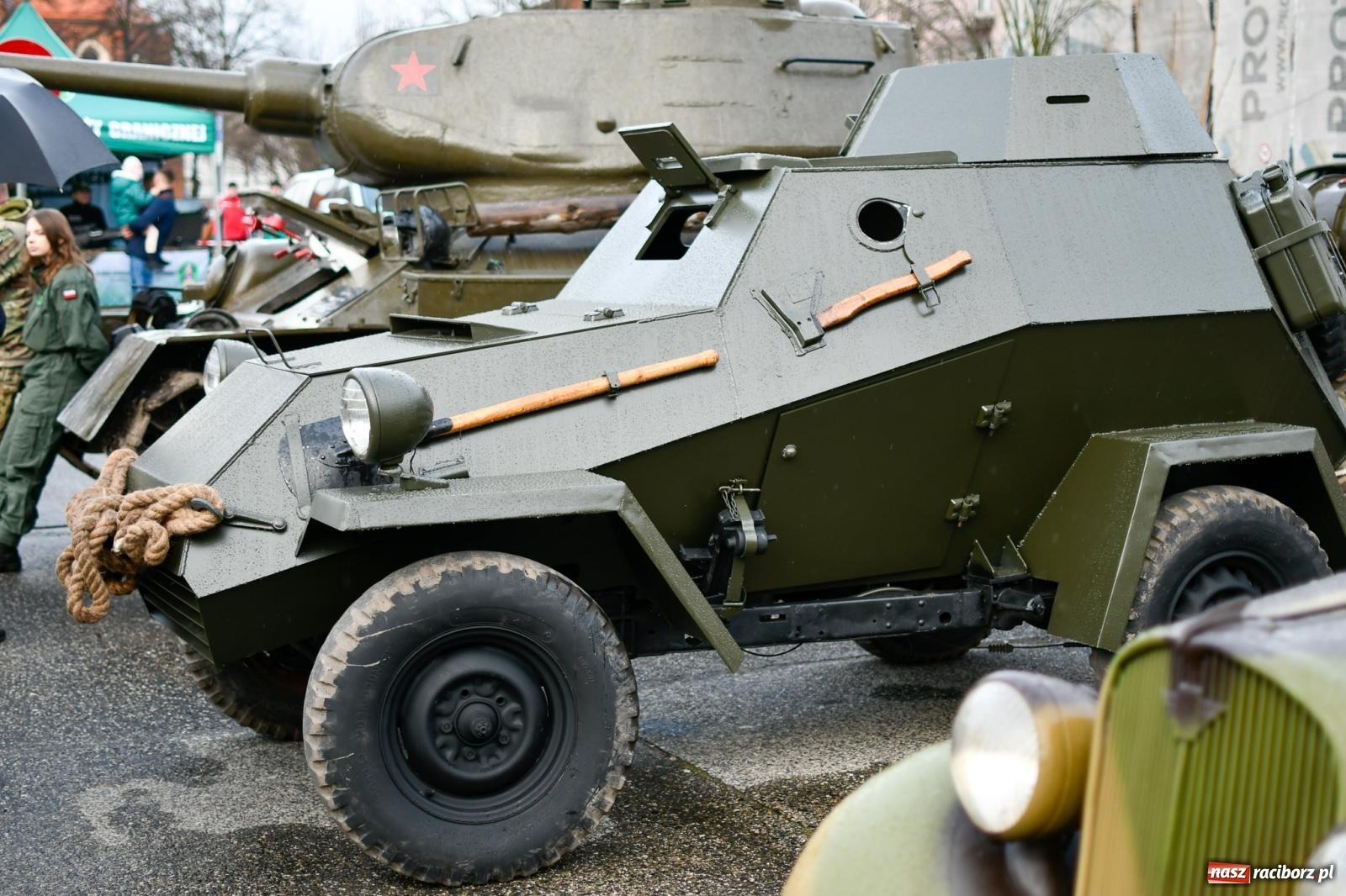 Zdjęcie w galerii na portalu naszraciborz.pl: Racibórz wspominał żołnierzy niezłomnych. Inscenizacja potyczki na pl. Długosza wiadomości z regionu