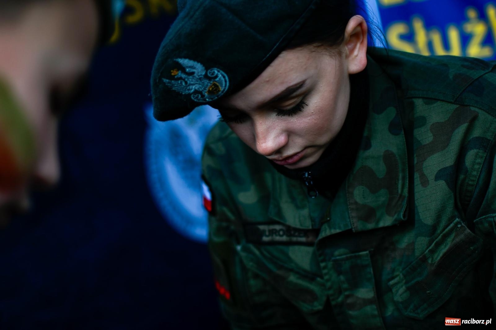 Zdjęcie w galerii na portalu naszraciborz.pl: Racibórz wspominał żołnierzy niezłomnych. Inscenizacja potyczki na pl. Długosza wiadomości z regionu