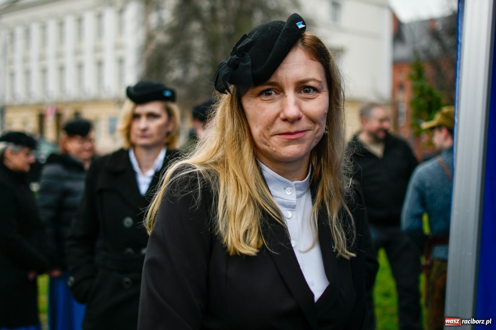 Zdjęcie w galerii na portalu naszraciborz.pl: Racibórz wspominał żołnierzy niezłomnych. Inscenizacja potyczki na pl. Długosza wiadomości z regionu