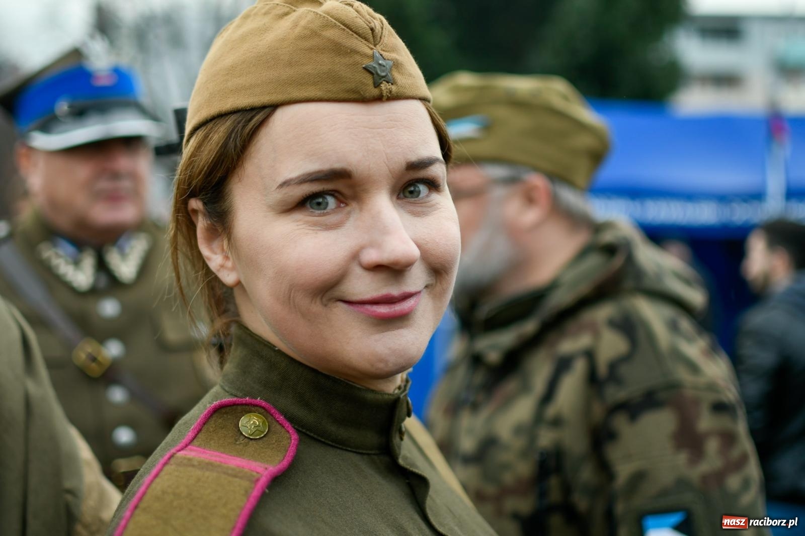 Zdjęcie w galerii na portalu naszraciborz.pl: Racibórz wspominał żołnierzy niezłomnych. Inscenizacja potyczki na pl. Długosza wiadomości z regionu