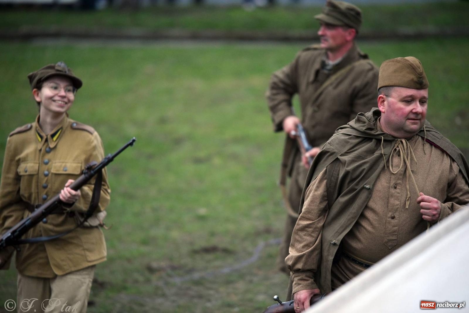 Zdjęcie w galerii na portalu naszraciborz.pl: Racibórz wspominał żołnierzy niezłomnych. Inscenizacja potyczki na pl. Długosza wiadomości z regionu