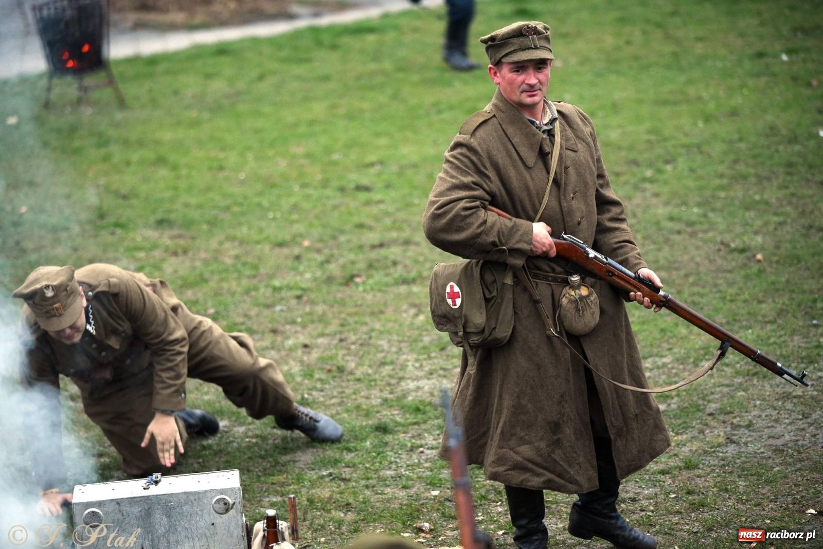 Zdjęcie w galerii na portalu naszraciborz.pl: Racibórz wspominał żołnierzy niezłomnych. Inscenizacja potyczki na pl. Długosza wiadomości z regionu