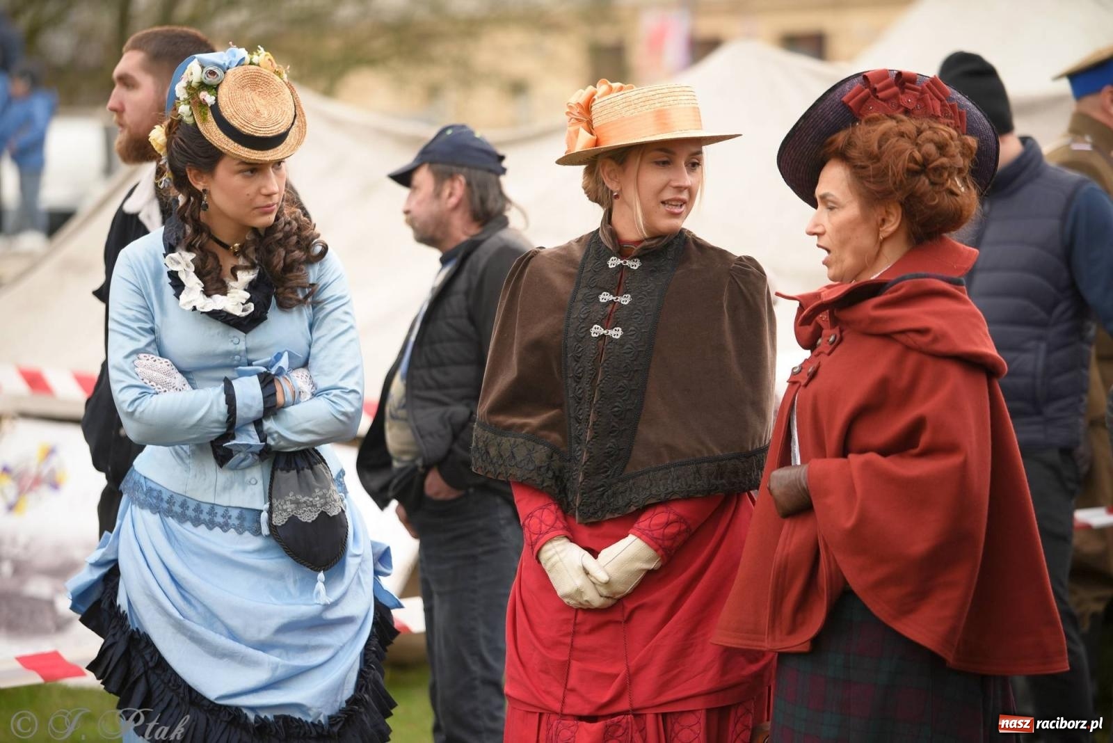 Zdjęcie w galerii na portalu naszraciborz.pl: Racibórz wspominał żołnierzy niezłomnych. Inscenizacja potyczki na pl. Długosza wiadomości z regionu