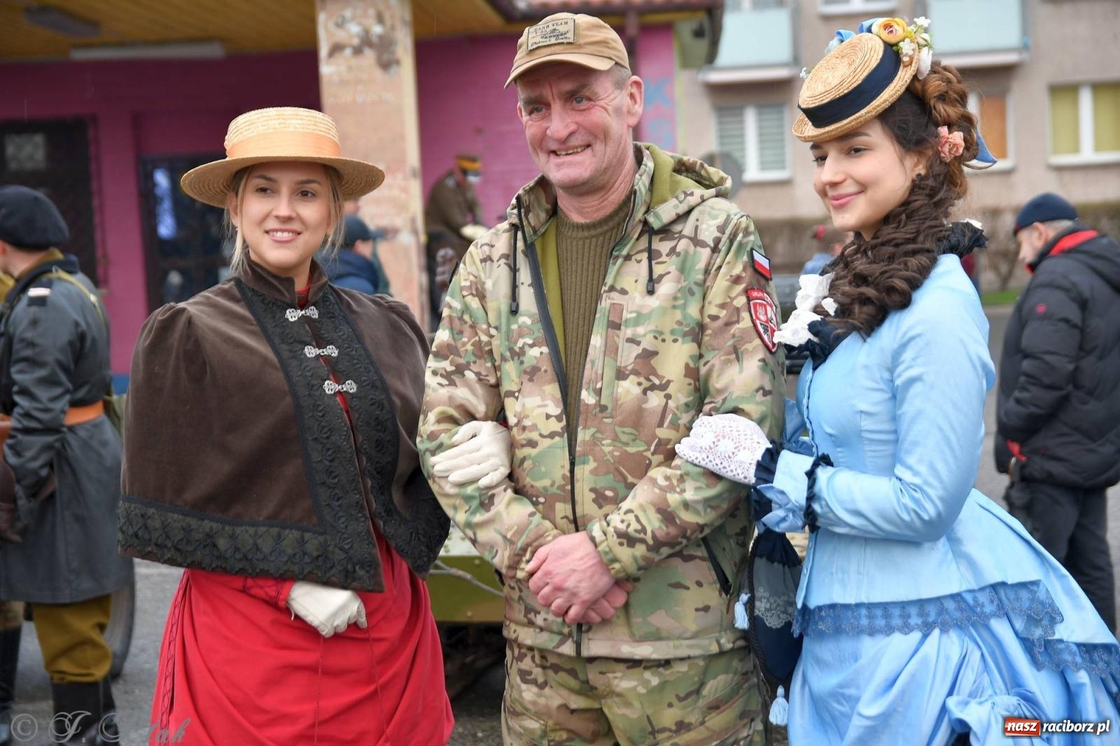 Zdjęcie w galerii na portalu naszraciborz.pl: Racibórz wspominał żołnierzy niezłomnych. Inscenizacja potyczki na pl. Długosza wiadomości z regionu