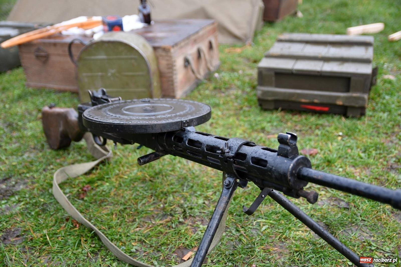 Zdjęcie w galerii na portalu naszraciborz.pl: Racibórz wspominał żołnierzy niezłomnych. Inscenizacja potyczki na pl. Długosza wiadomości z regionu