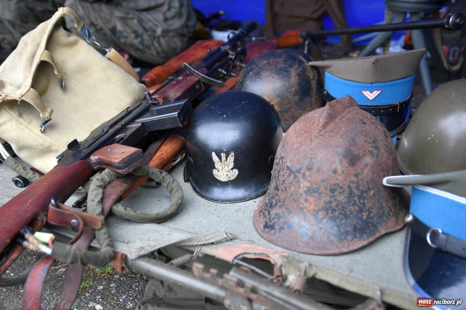 Zdjęcie w galerii na portalu naszraciborz.pl: Racibórz wspominał żołnierzy niezłomnych. Inscenizacja potyczki na pl. Długosza wiadomości z regionu