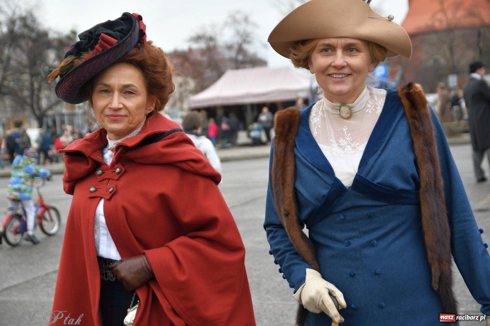Zdjęcie w galerii na portalu naszraciborz.pl: Racibórz wspominał żołnierzy niezłomnych. Inscenizacja potyczki na pl. Długosza wiadomości z regionu