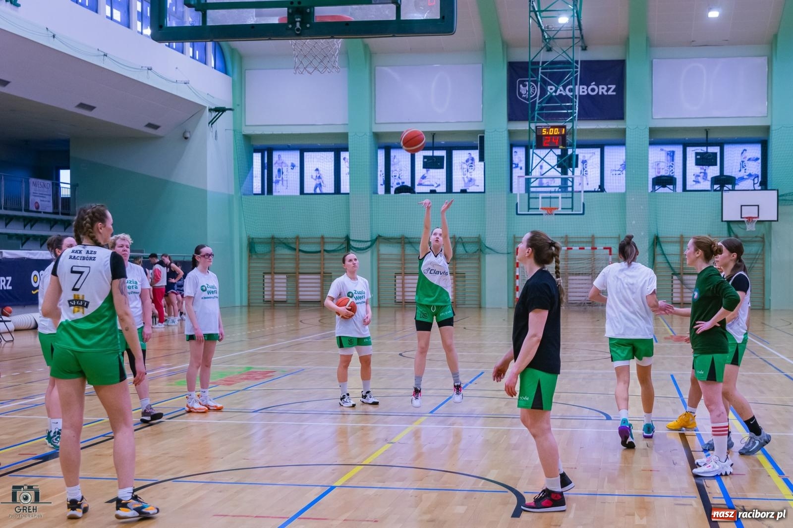 Zdjęcie w galerii na portalu naszraciborz.pl: Koszykówka. Outsider postawił twarde warunki gry [FOTO i WIDEO] wiadomości z regionu