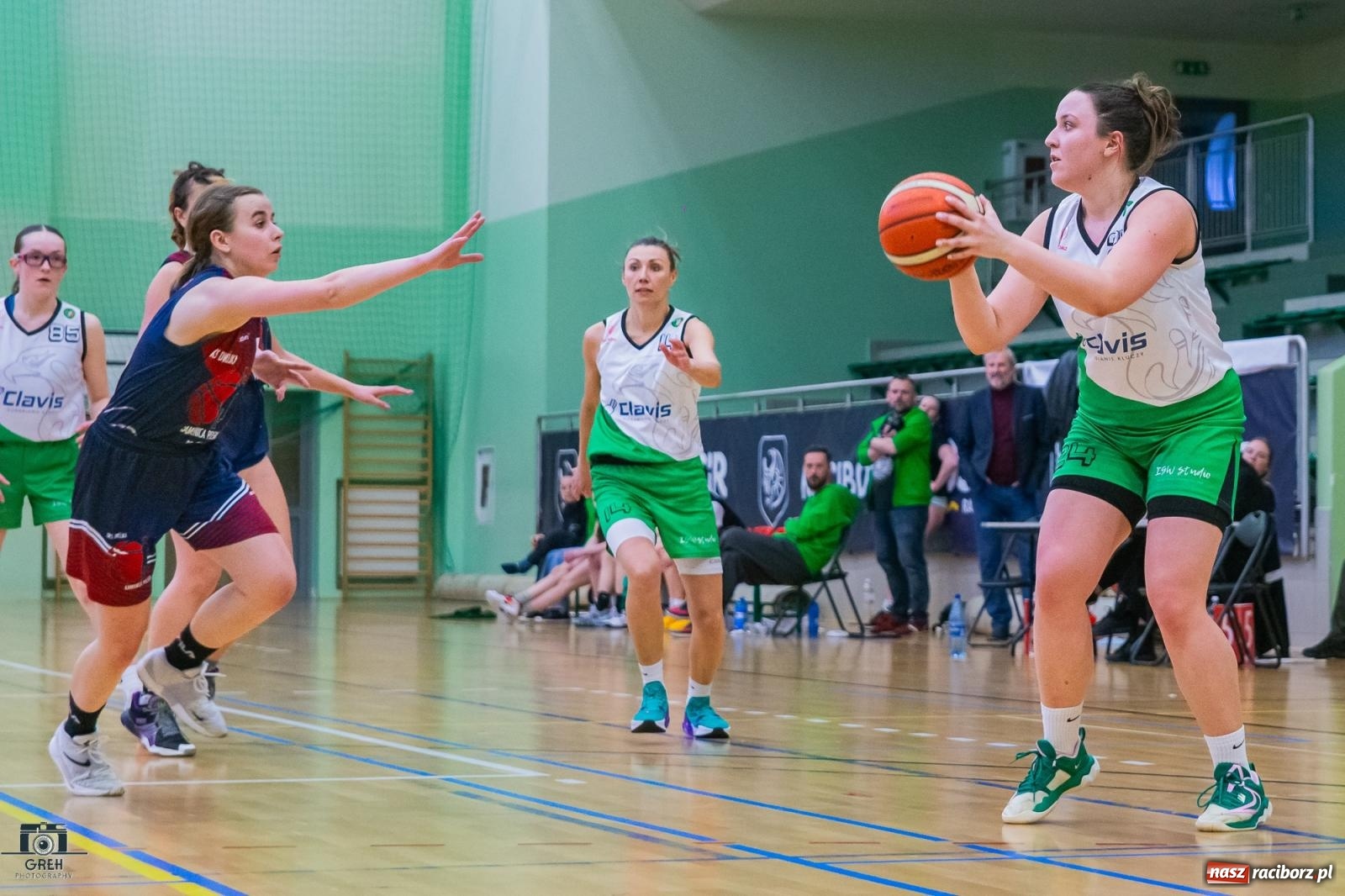 Zdjęcie w galerii na portalu naszraciborz.pl: Koszykówka. Outsider postawił twarde warunki gry [FOTO i WIDEO] wiadomości z regionu