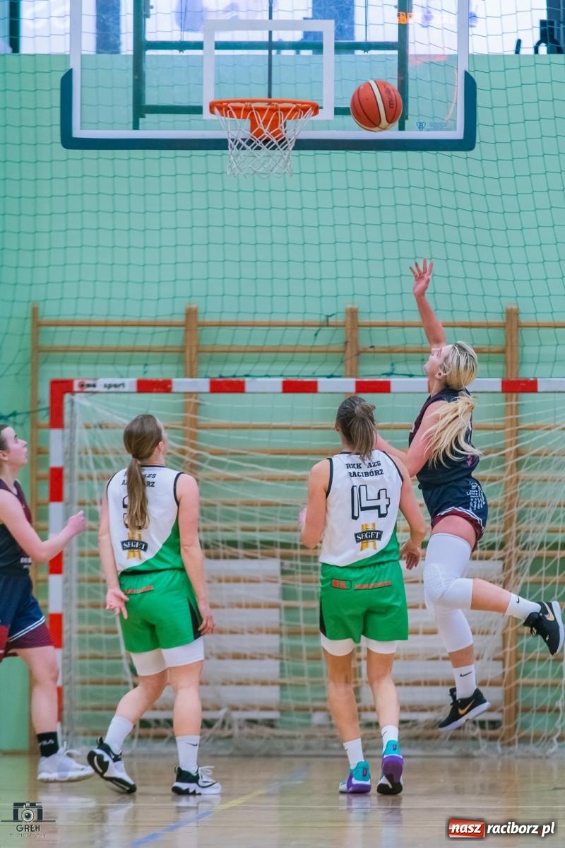 Zdjęcie w galerii na portalu naszraciborz.pl: Koszykówka. Outsider postawił twarde warunki gry [FOTO i WIDEO] wiadomości z regionu