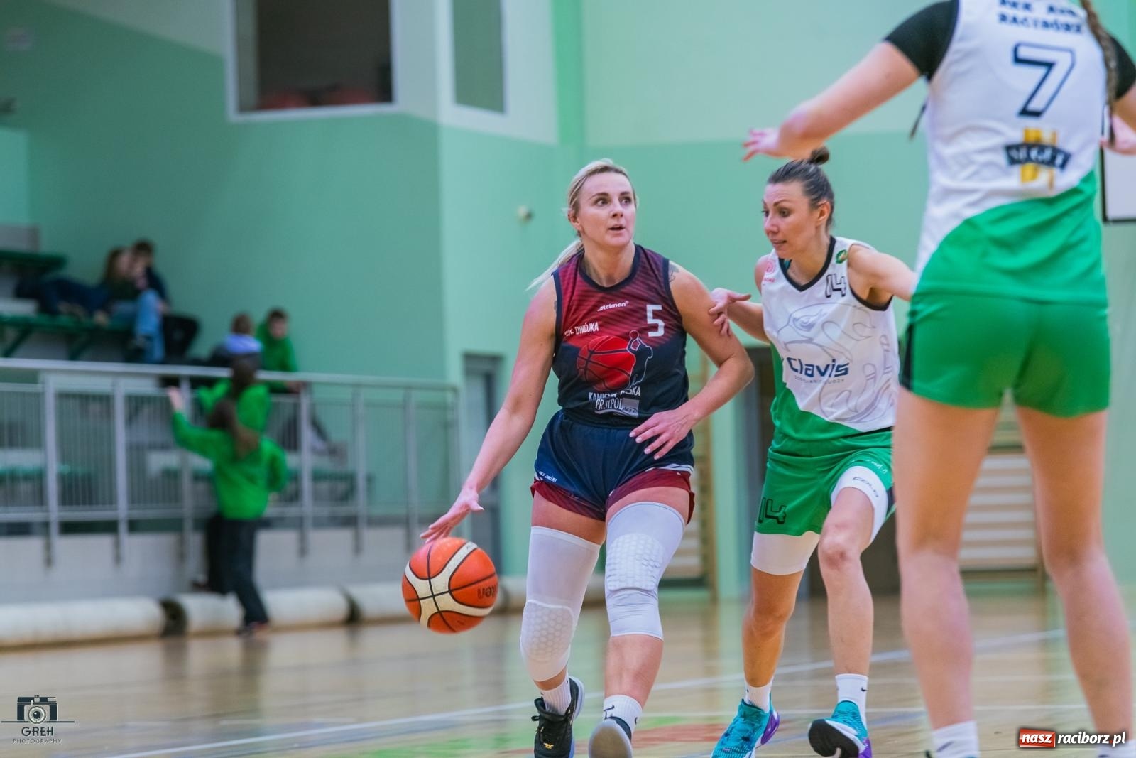 Zdjęcie w galerii na portalu naszraciborz.pl: Koszykówka. Outsider postawił twarde warunki gry [FOTO i WIDEO] wiadomości z regionu