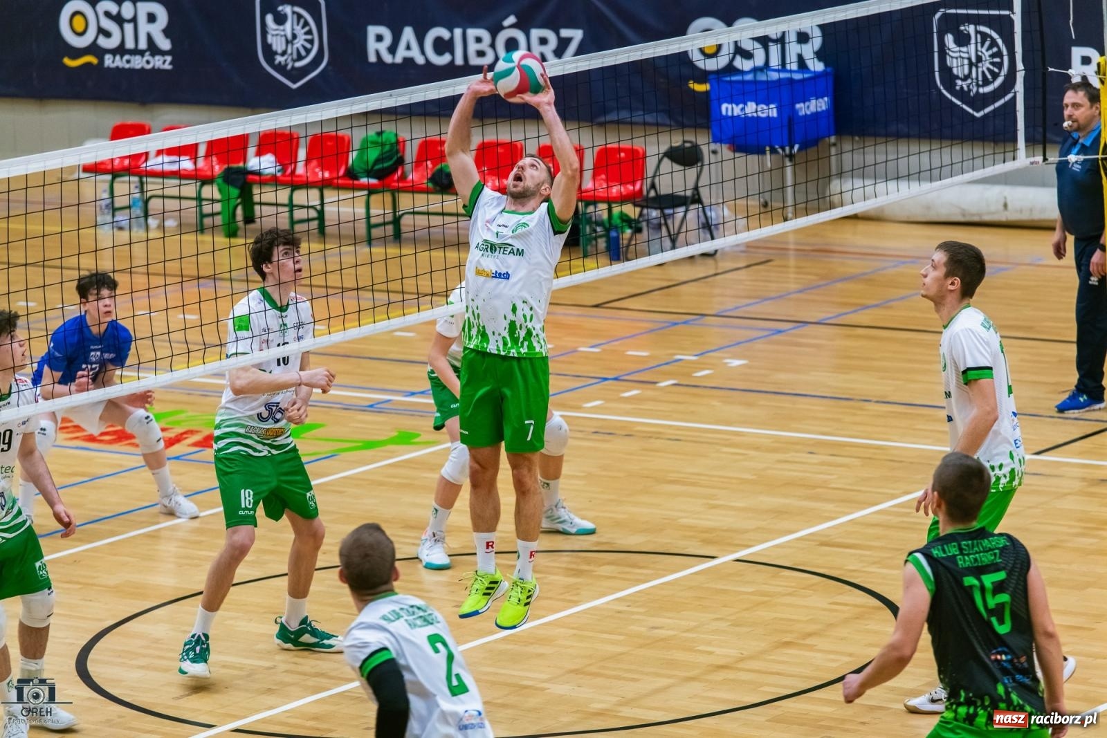 Zdjęcie w galerii na portalu naszraciborz.pl: Godzinka gry i do domu. Gładka wygrana siatkarzy z Raciborza [FOTO i WIDEO] wiadomości z regionu