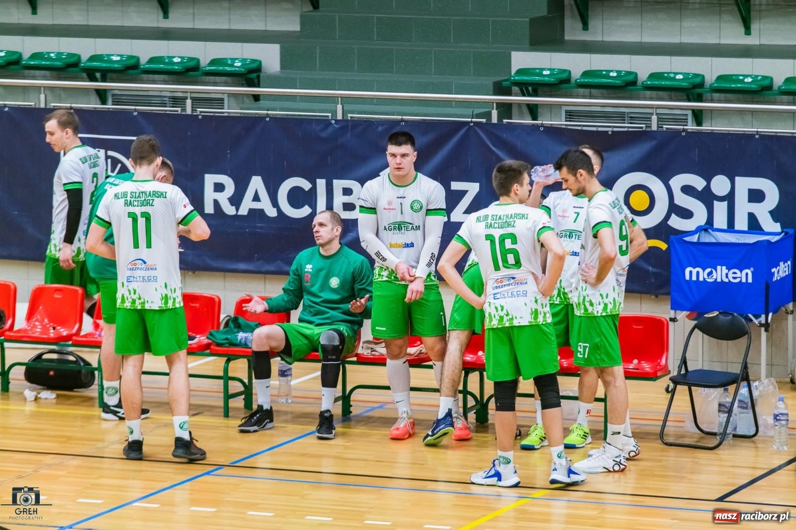 Zdjęcie w galerii na portalu naszraciborz.pl: Godzinka gry i do domu. Gładka wygrana siatkarzy z Raciborza [FOTO i WIDEO] wiadomości z regionu