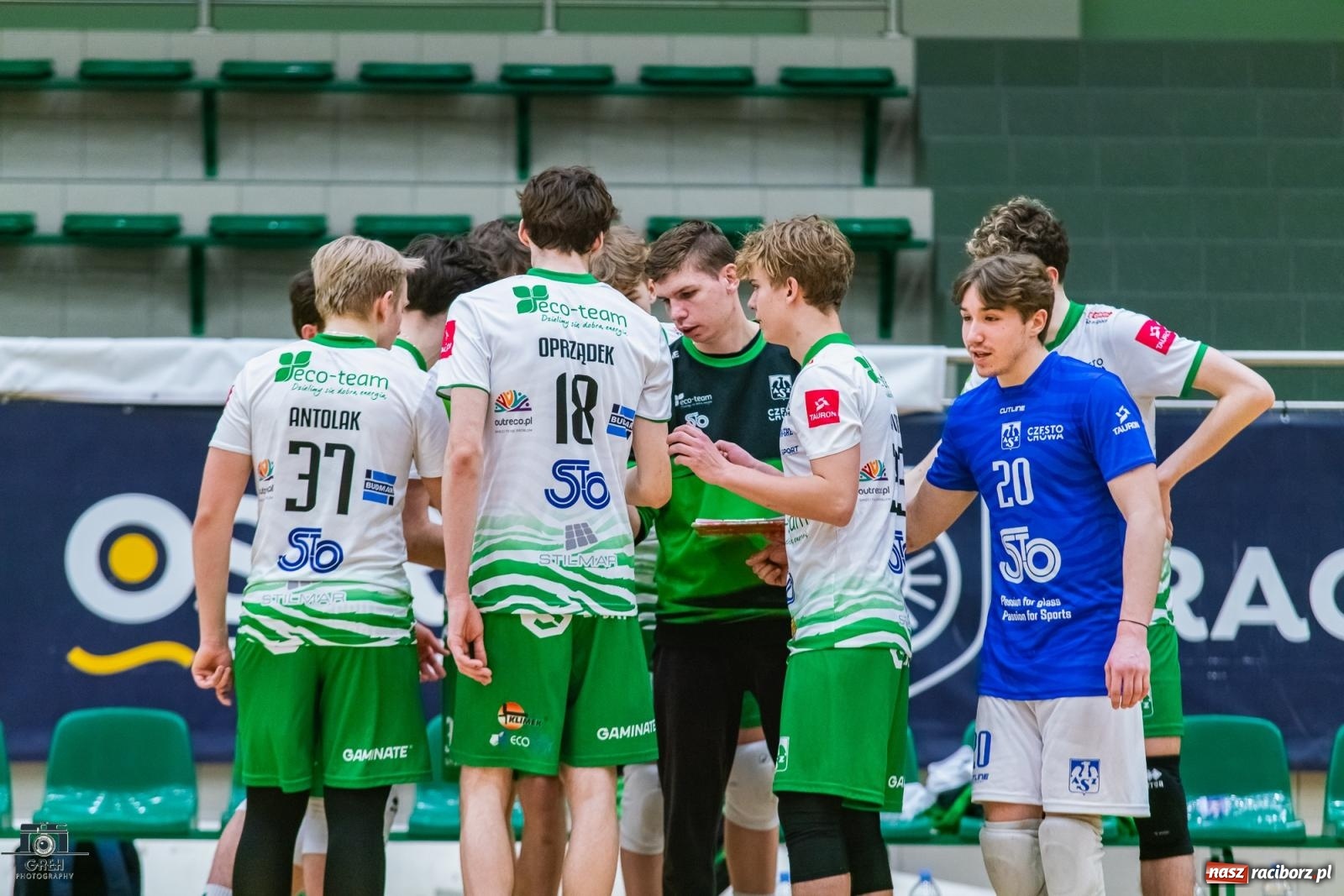 Zdjęcie w galerii na portalu naszraciborz.pl: Godzinka gry i do domu. Gładka wygrana siatkarzy z Raciborza [FOTO i WIDEO] wiadomości z regionu
