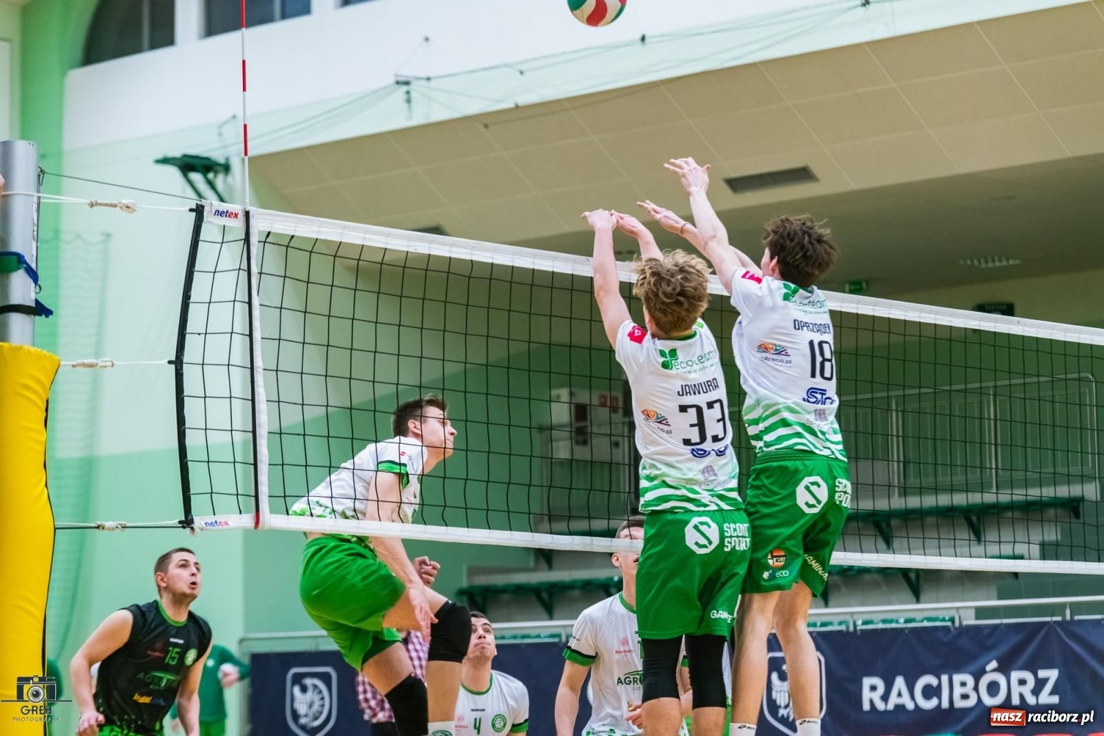 Zdjęcie w galerii na portalu naszraciborz.pl: Godzinka gry i do domu. Gładka wygrana siatkarzy z Raciborza [FOTO i WIDEO] wiadomości z regionu