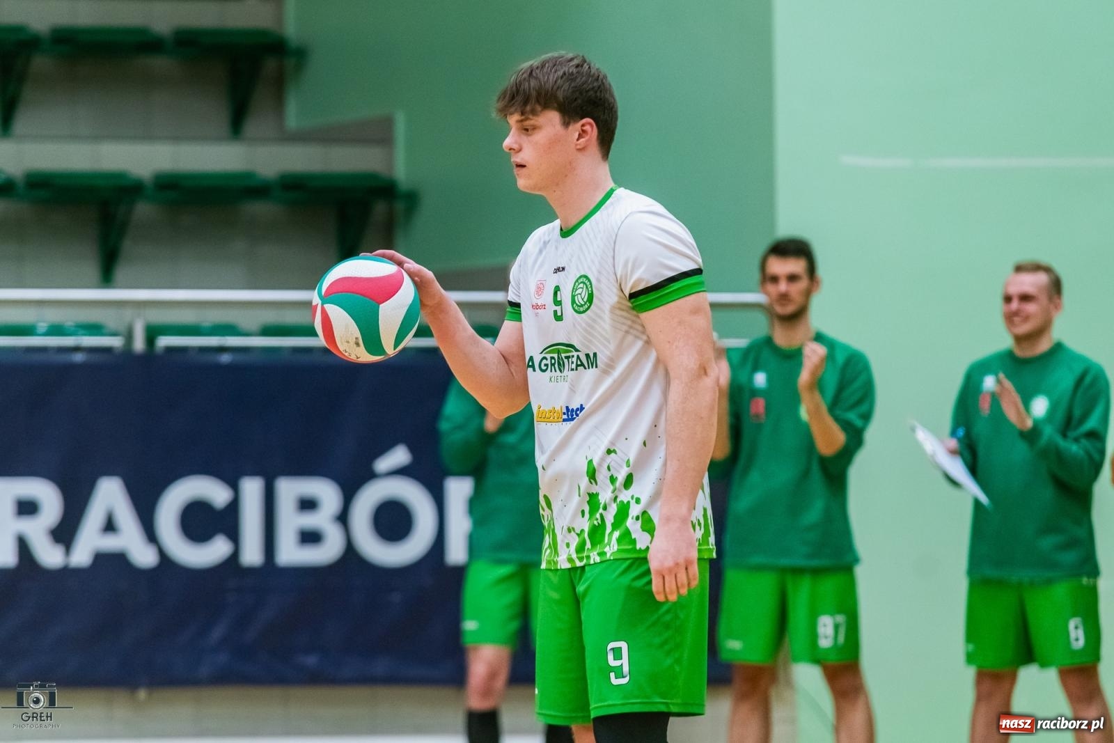 Zdjęcie w galerii na portalu naszraciborz.pl: Godzinka gry i do domu. Gładka wygrana siatkarzy z Raciborza [FOTO i WIDEO] wiadomości z regionu