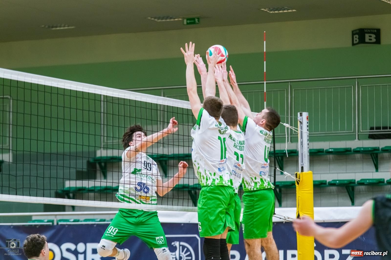 Zdjęcie w galerii na portalu naszraciborz.pl: Godzinka gry i do domu. Gładka wygrana siatkarzy z Raciborza [FOTO i WIDEO] wiadomości z regionu
