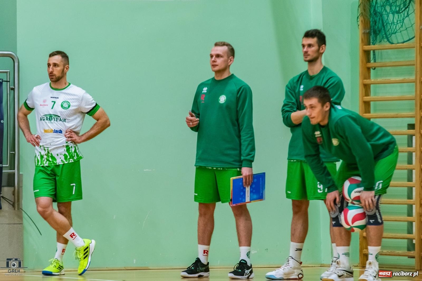 Zdjęcie w galerii na portalu naszraciborz.pl: Godzinka gry i do domu. Gładka wygrana siatkarzy z Raciborza [FOTO i WIDEO] wiadomości z regionu