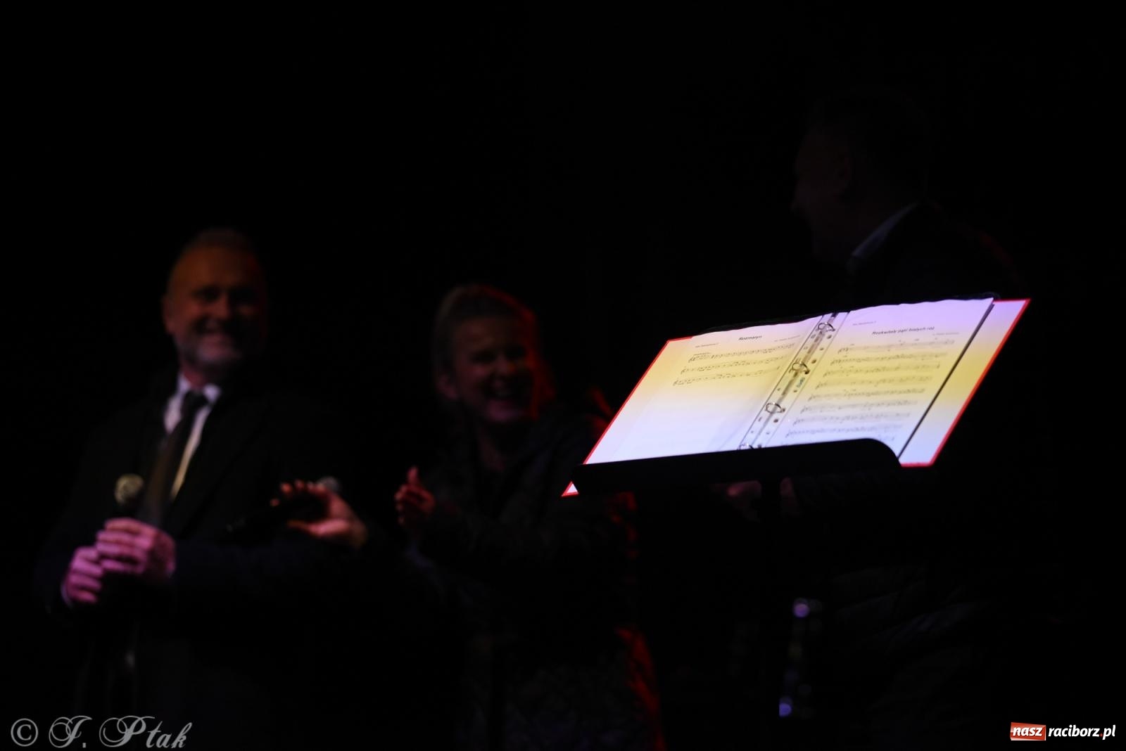 Zdjęcie w galerii na portalu naszraciborz.pl: Rafał Brzozowski w Raciborzu. Patriotycznie i przebojowo wiadomości z regionu
