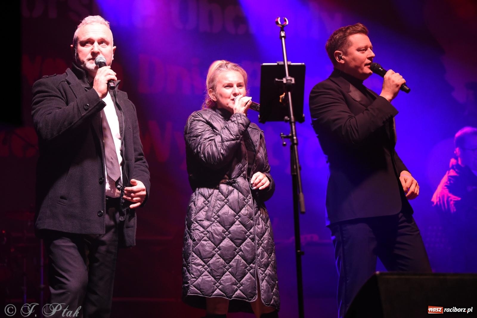 Zdjęcie w galerii na portalu naszraciborz.pl: Rafał Brzozowski w Raciborzu. Patriotycznie i przebojowo wiadomości z regionu