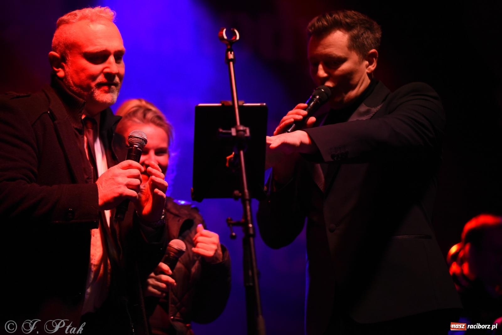 Zdjęcie w galerii na portalu naszraciborz.pl: Rafał Brzozowski w Raciborzu. Patriotycznie i przebojowo wiadomości z regionu