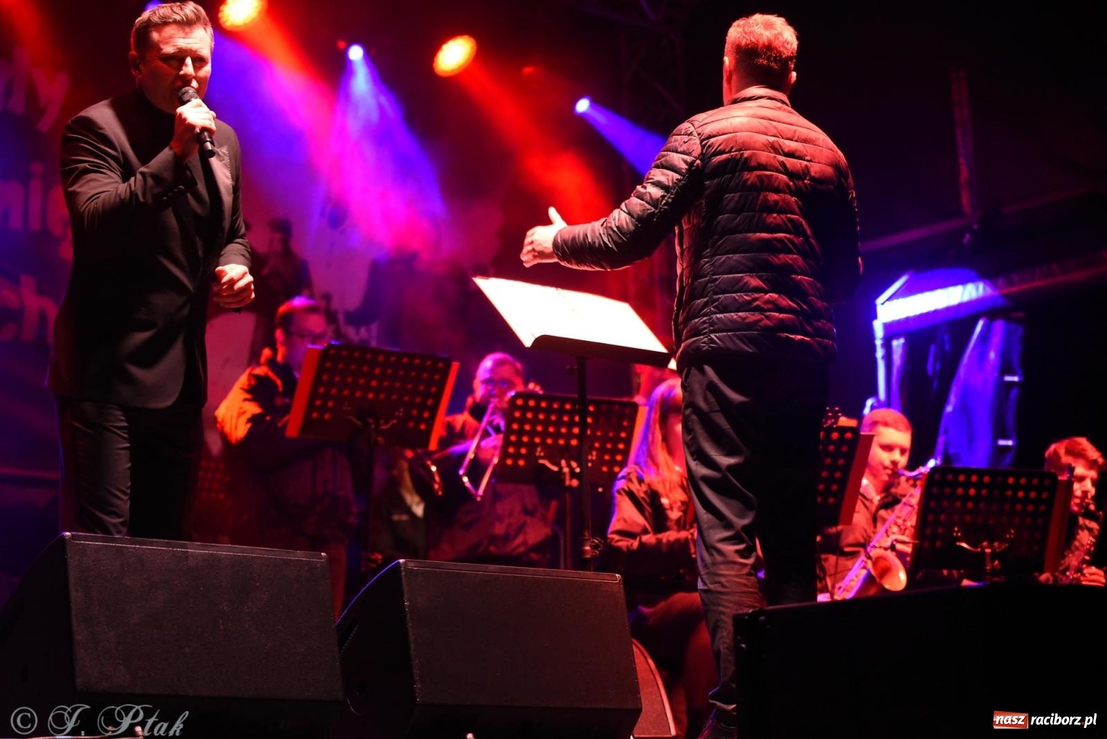 Zdjęcie w galerii na portalu naszraciborz.pl: Rafał Brzozowski w Raciborzu. Patriotycznie i przebojowo wiadomości z regionu