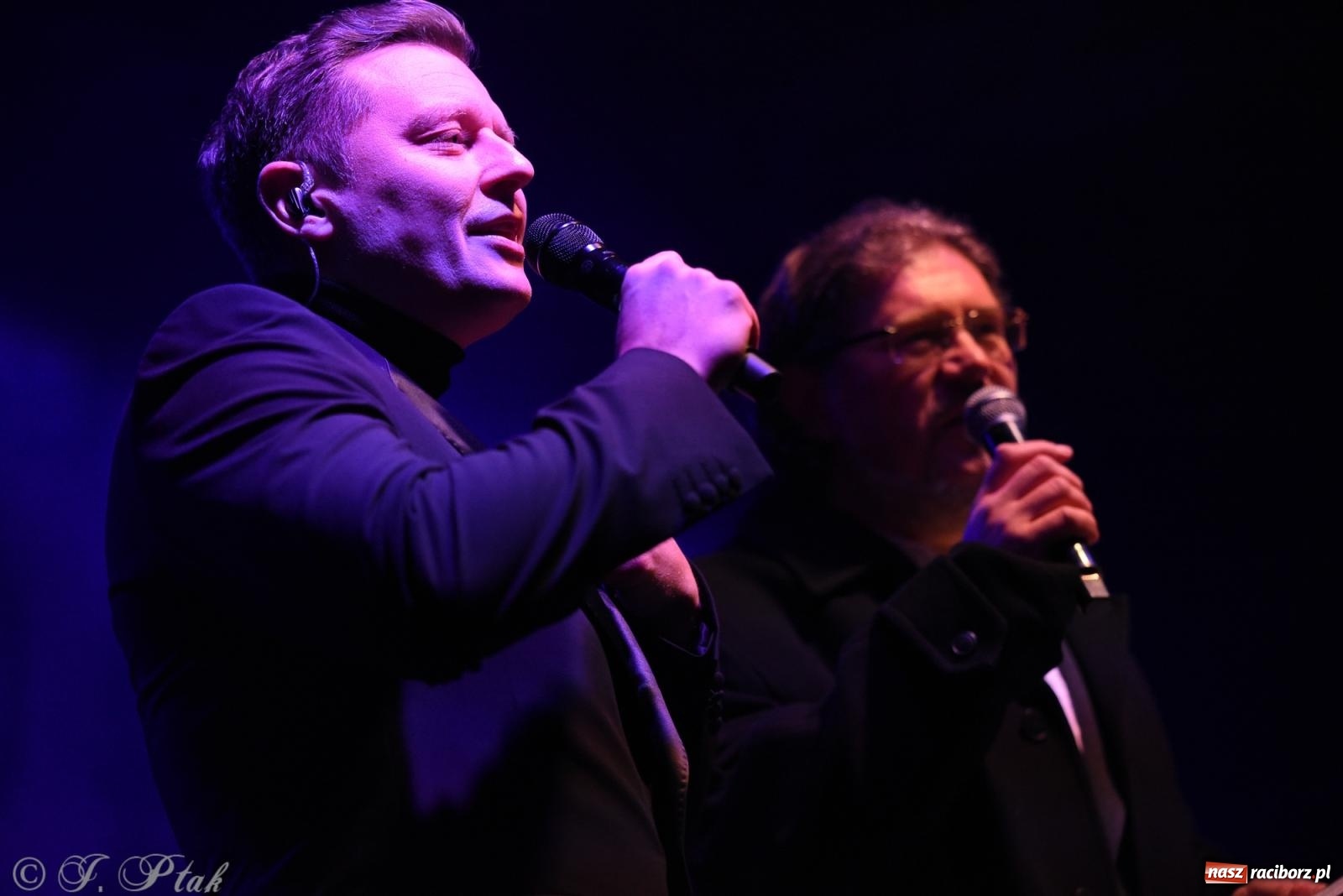 Zdjęcie w galerii na portalu naszraciborz.pl: Rafał Brzozowski w Raciborzu. Patriotycznie i przebojowo wiadomości z regionu