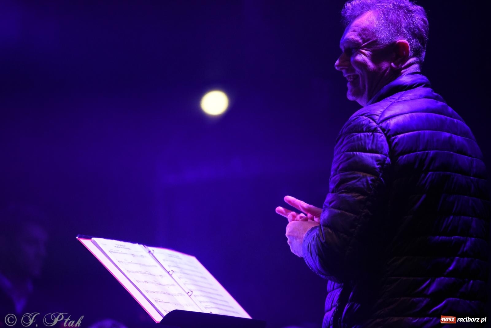 Zdjęcie w galerii na portalu naszraciborz.pl: Rafał Brzozowski w Raciborzu. Patriotycznie i przebojowo wiadomości z regionu