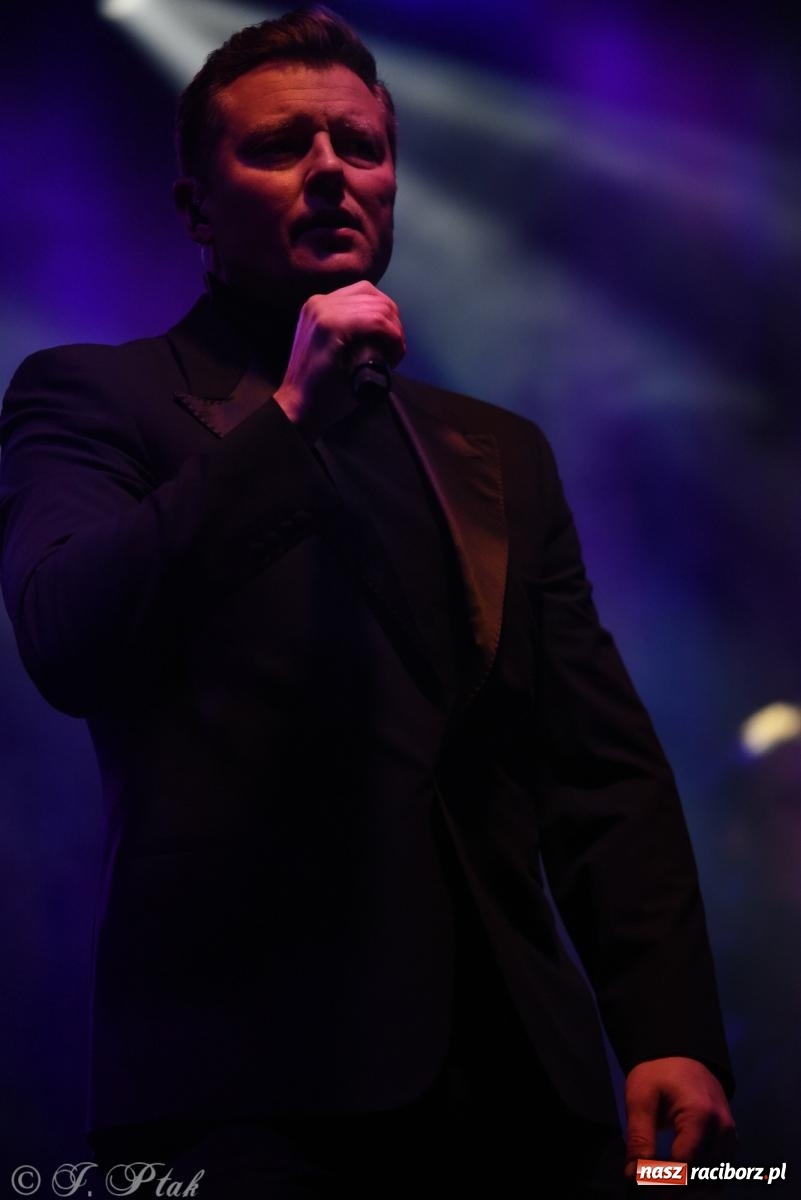 Zdjęcie w galerii na portalu naszraciborz.pl: Rafał Brzozowski w Raciborzu. Patriotycznie i przebojowo wiadomości z regionu