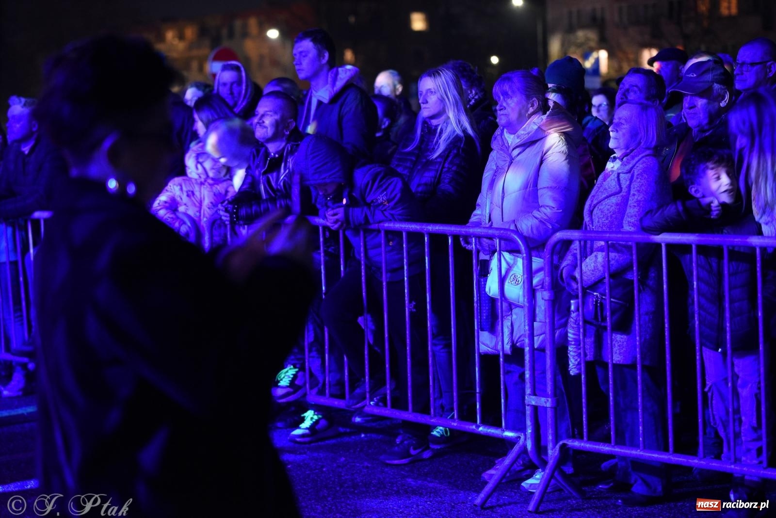 Zdjęcie w galerii na portalu naszraciborz.pl: Rafał Brzozowski w Raciborzu. Patriotycznie i przebojowo wiadomości z regionu