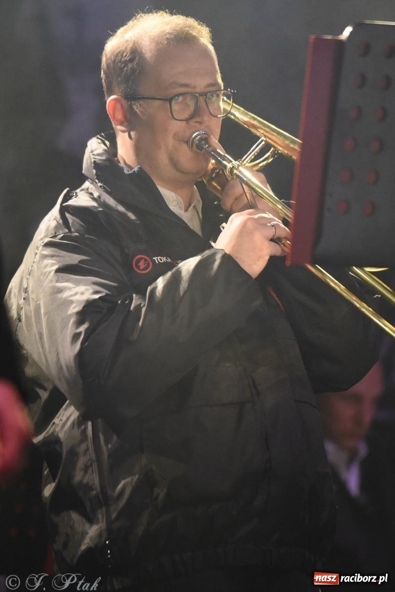 Zdjęcie w galerii na portalu naszraciborz.pl: Rafał Brzozowski w Raciborzu. Patriotycznie i przebojowo wiadomości z regionu