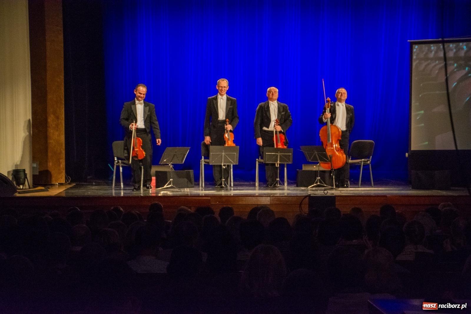 Zdjęcie w galerii na portalu naszraciborz.pl: Ale kino. Grupa MoCarta wróciła do Raciborza z muzyką filmową wiadomości z regionu