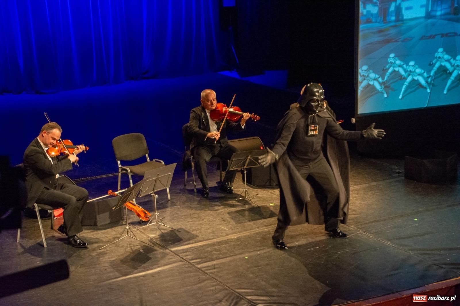 Zdjęcie w galerii na portalu naszraciborz.pl: Ale kino. Grupa MoCarta wróciła do Raciborza z muzyką filmową wiadomości z regionu