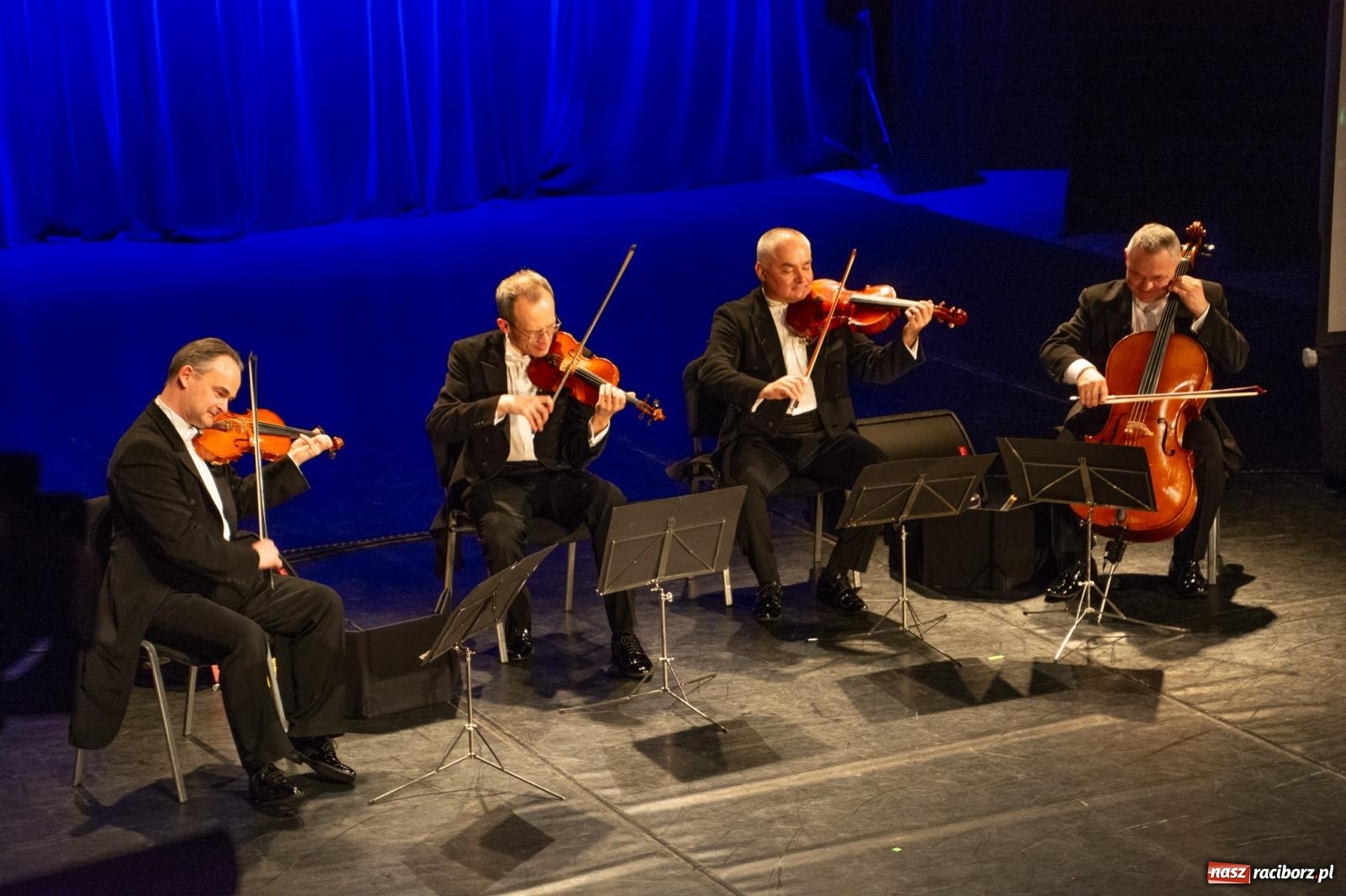 Zdjęcie w galerii na portalu naszraciborz.pl: Ale kino. Grupa MoCarta wróciła do Raciborza z muzyką filmową wiadomości z regionu