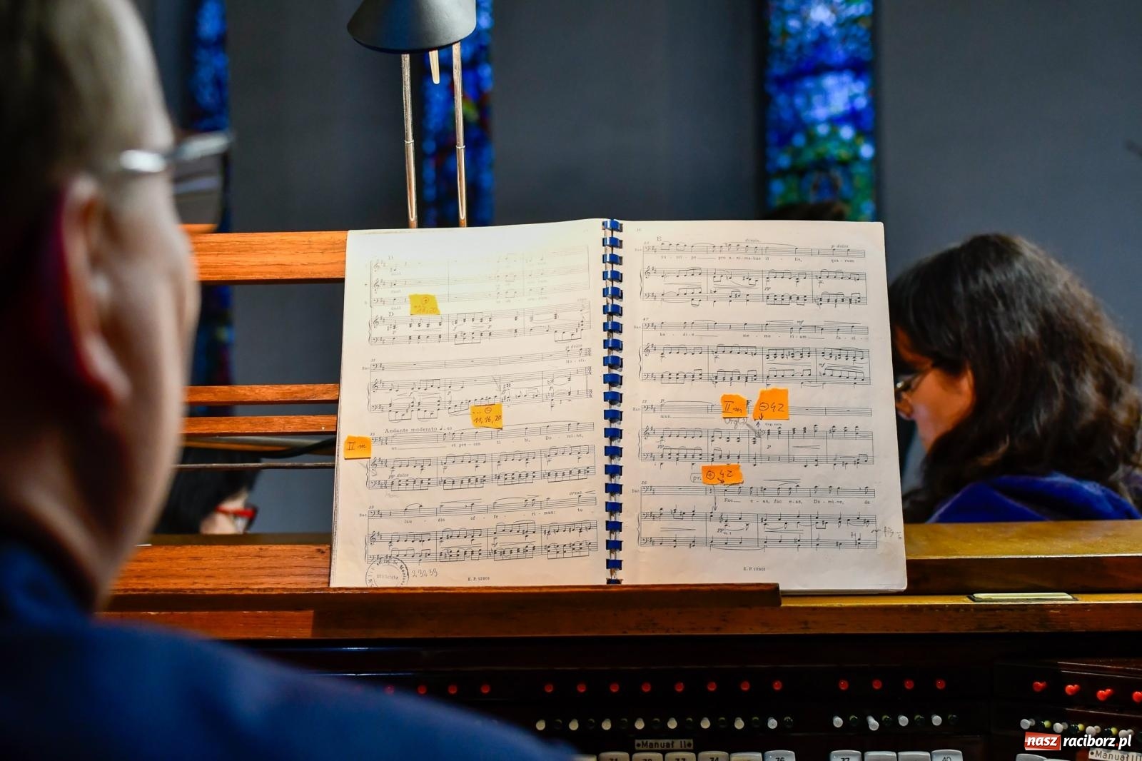 Zdjęcie w galerii na portalu naszraciborz.pl: Wołanie do Człowieka. Koncert poetycko-muzyczny w kościele farnym [FOTO i WIDEO] wiadomości z regionu