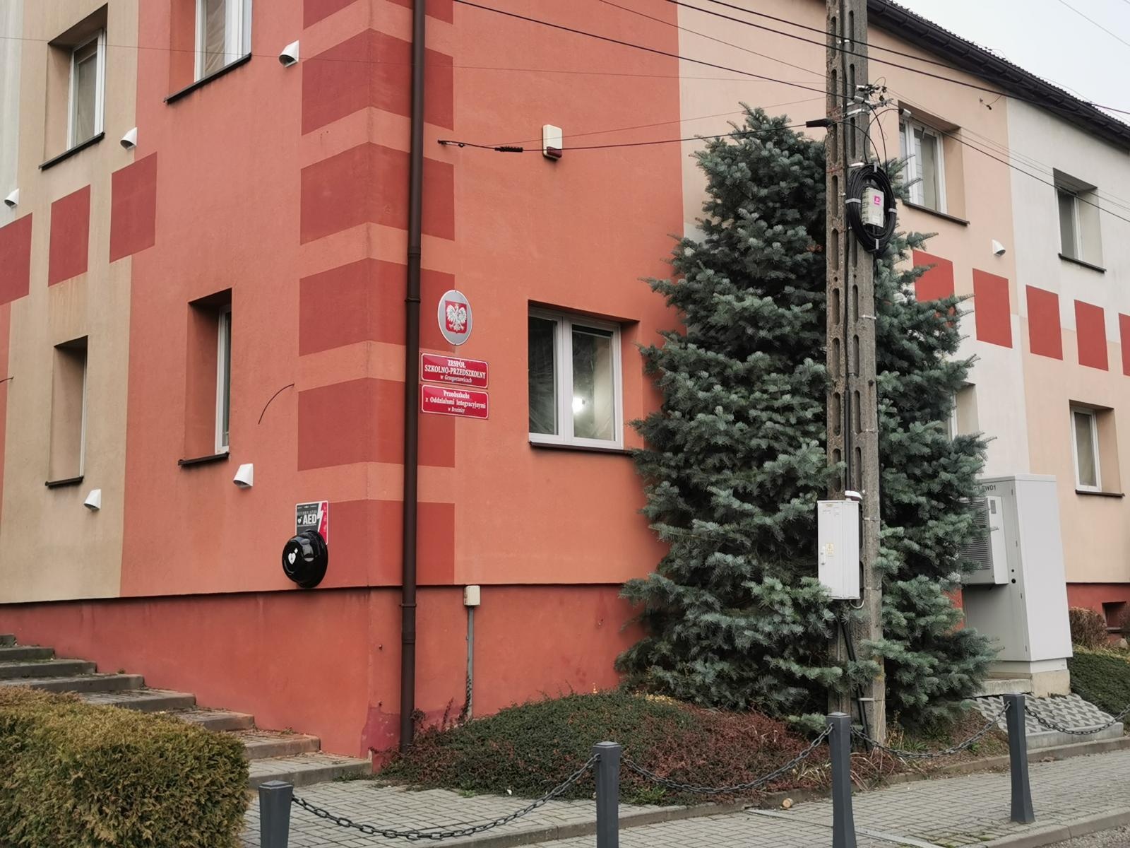 Zdjęcie w galerii na portalu naszraciborz.pl: Defibrylator AED już dostępny w Brzeźnicy! wiadomości z regionu