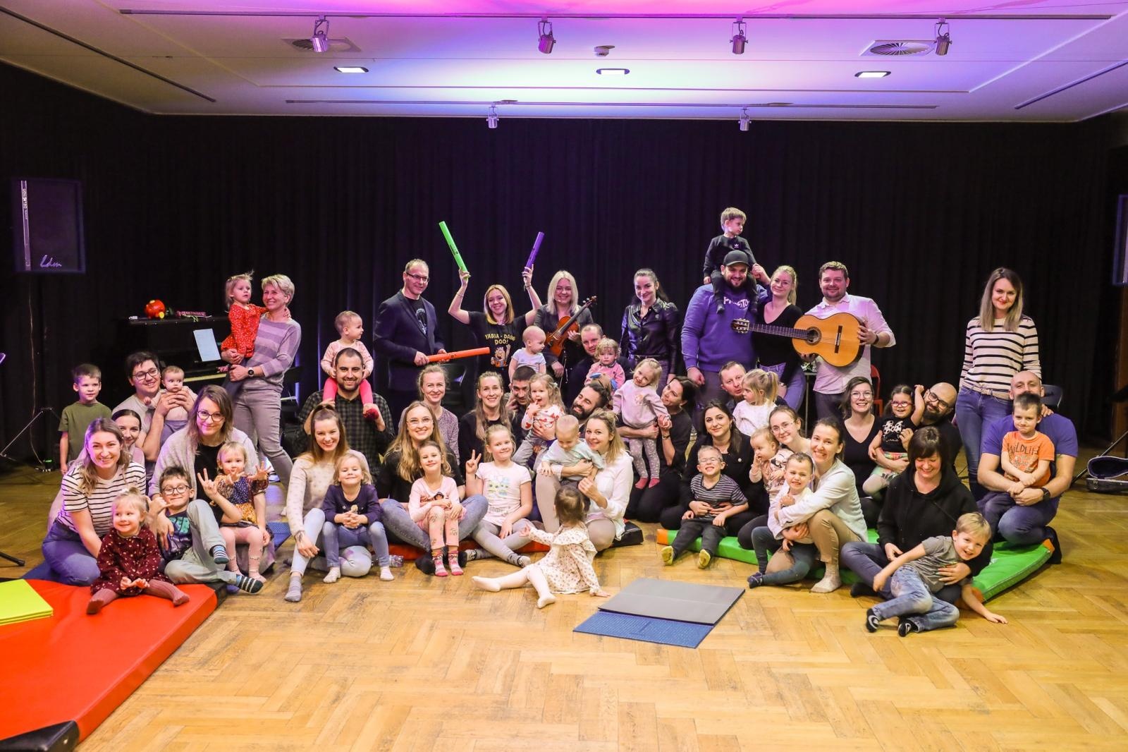 Zdjęcie w galerii na portalu naszraciborz.pl: Perkusja, czyli od klasyki do Afryki. Maluchy w krainie dźwięku zapraszają na muzyczne spotkanie wiadomości z regionu