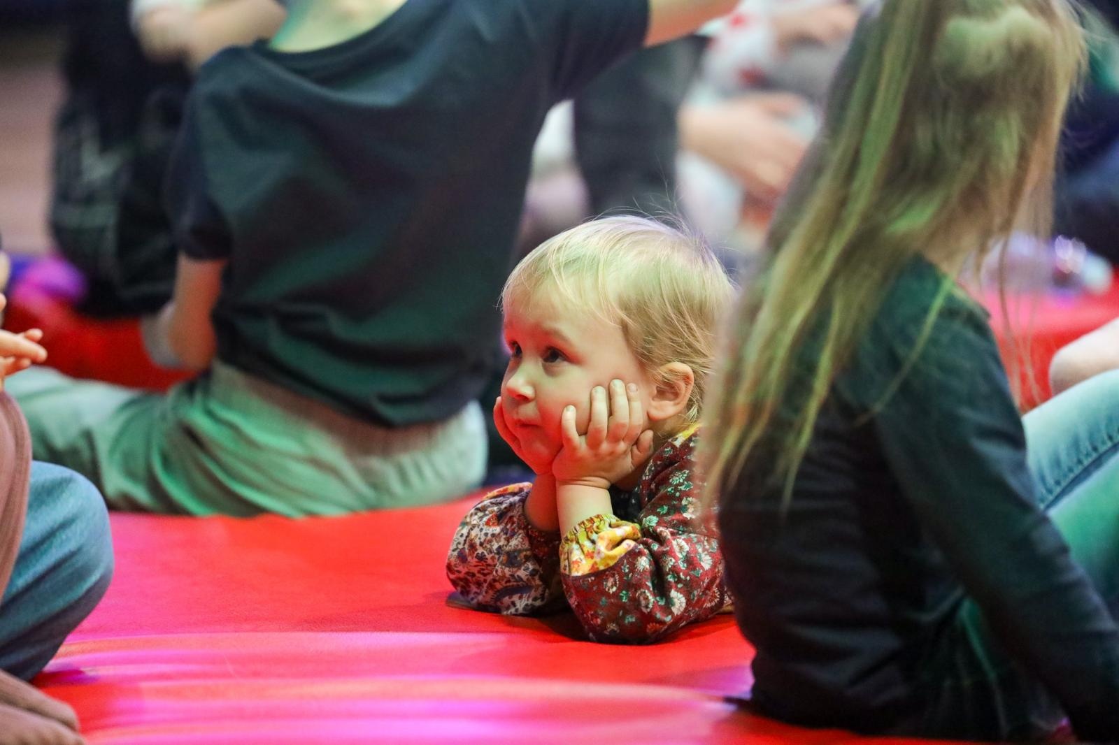 Zdjęcie w galerii na portalu naszraciborz.pl: Perkusja, czyli od klasyki do Afryki. Maluchy w krainie dźwięku zapraszają na muzyczne spotkanie wiadomości z regionu